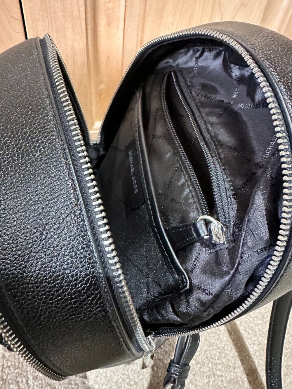 Michael Kors Shelia Medium Signature Backpack Black - Picture 7 of 8